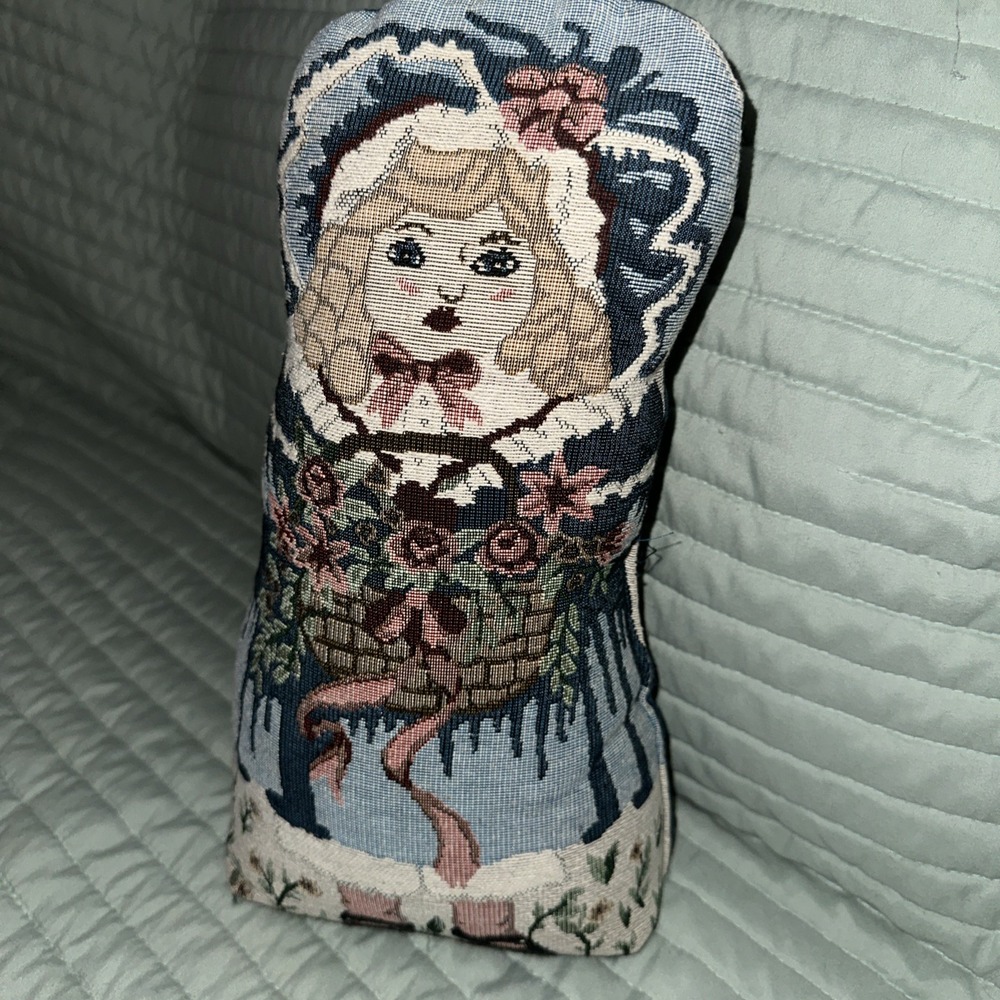 Vintage 15" tall Tapestry‎ Girl with Basket Dootstop Heavy